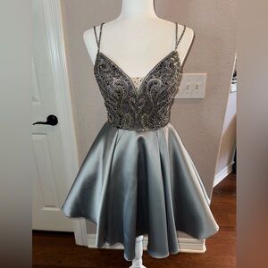 Mori Lee Size 0 Silver/Gunmetal cocktail dress